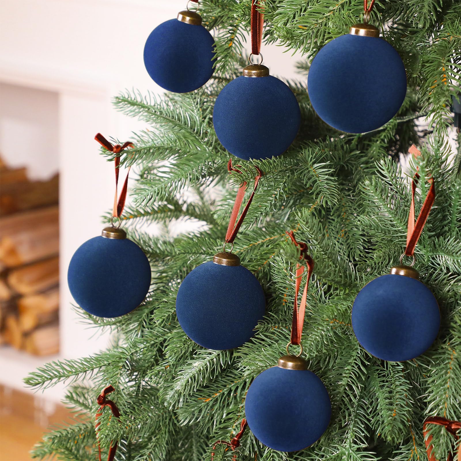 Foilswirl boule accrochée au sapin apportant élégance chaleureuse