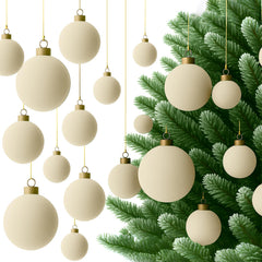 Foilswirl boules devant sapin montrant élégance et cohérence décorative