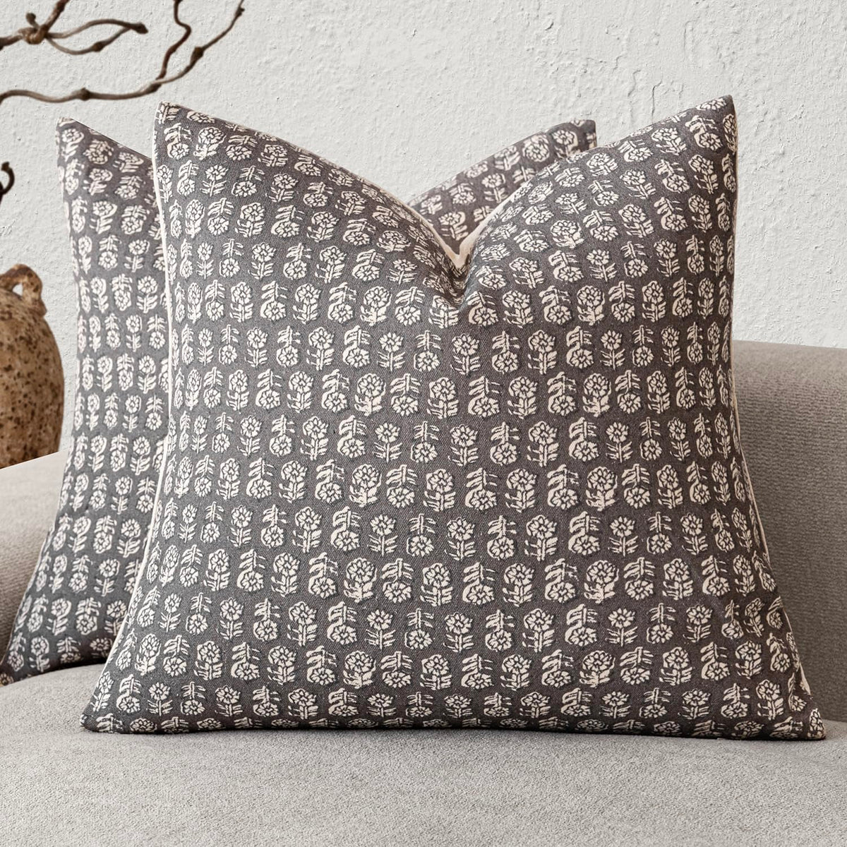 Foindtower face avant de la housse coussin montrant motif floral, apporte charme rustique