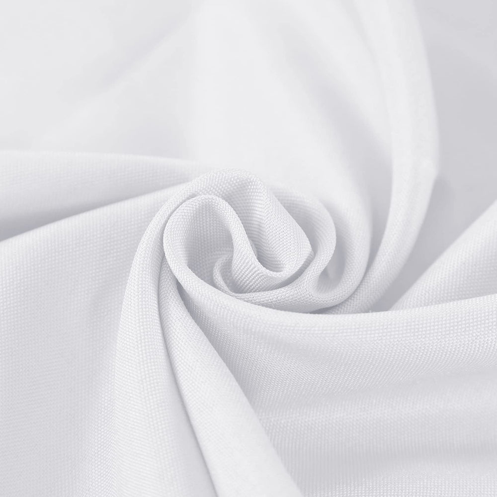 Fokitut nappe posée à côté d'objets pour comparaison de taille et choix adapté de couverture