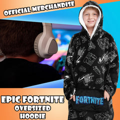Fortnite adolescent portant le hoodie pendant une session de jeu