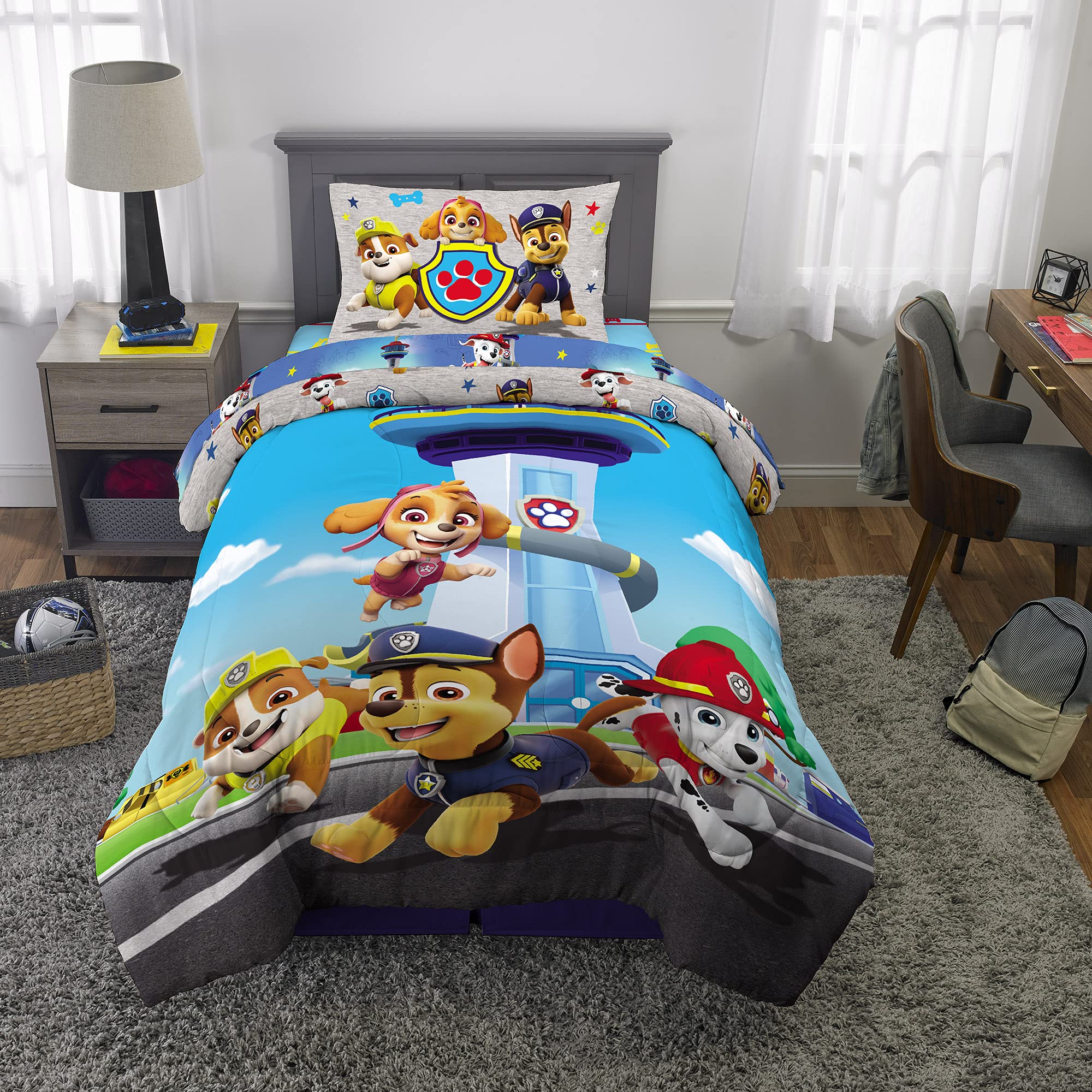 Franco parure Paw Patrol installée sur lit enfant, rendu décoratif inspirant