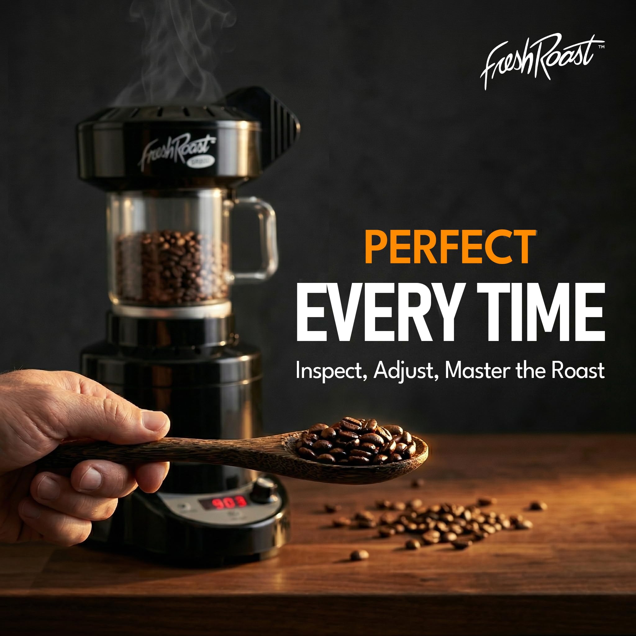 Fresh Roast SR540 à côté d’une tasse pour comparaison d’échelle utile