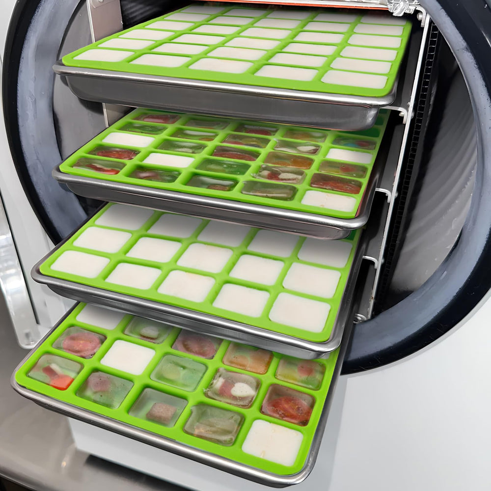 Friheten moule comparé à une main, taille pratique pour portions