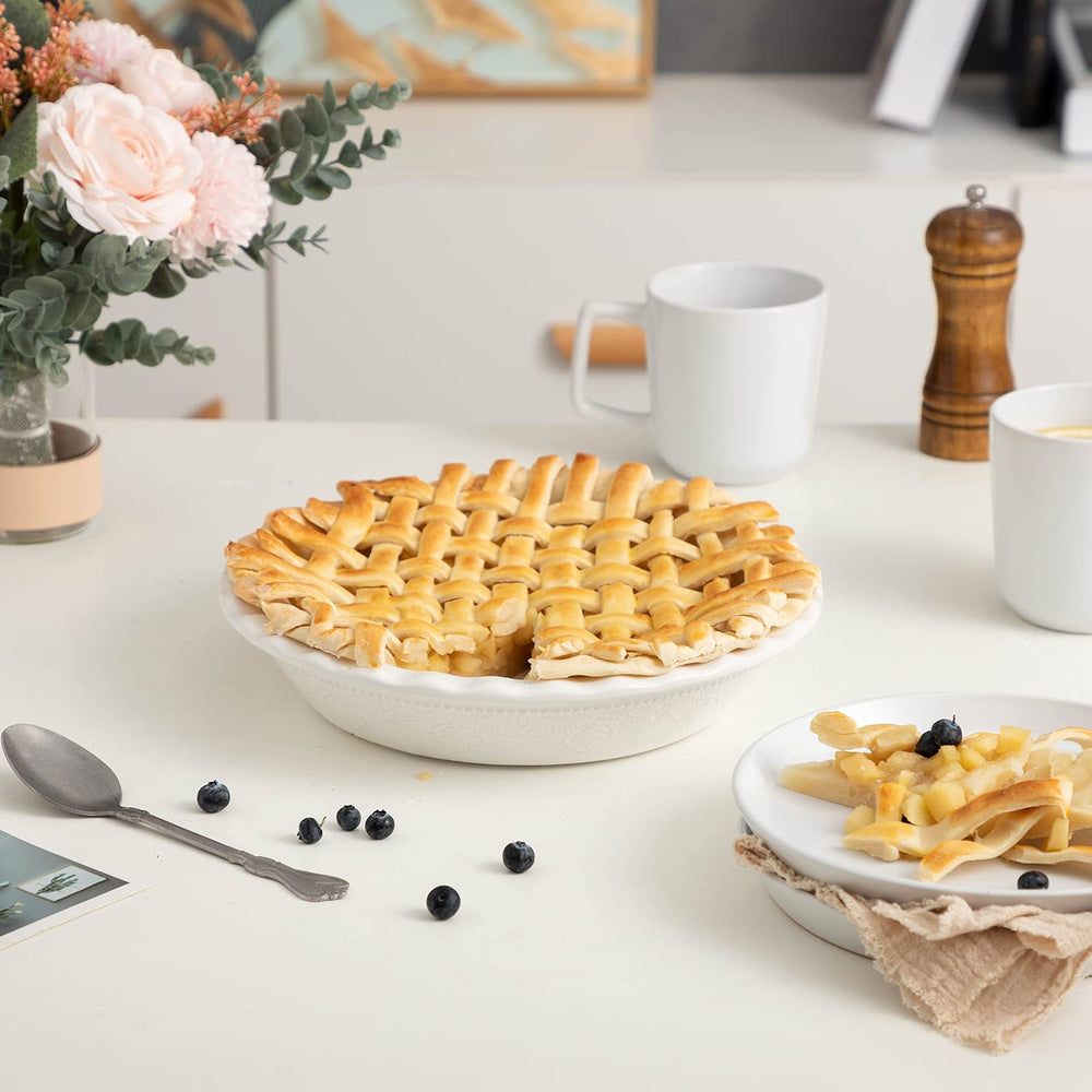 Fun Elements plat tarte à côté d'une assiette, échelle et capacité familiales