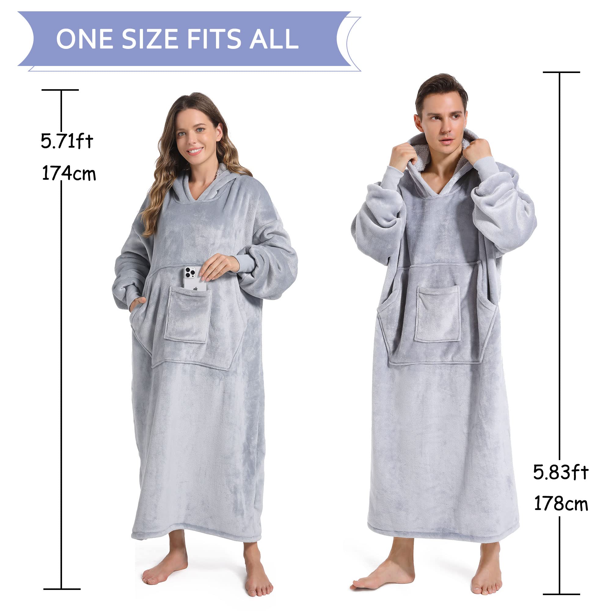 FUSSEDA homme et femme portant le hoodie sur canapé relaxant