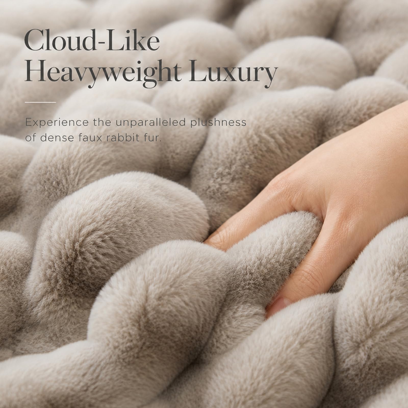 Fuzzysense jeté drapé sur canapé apportant touche déco chaleureuse