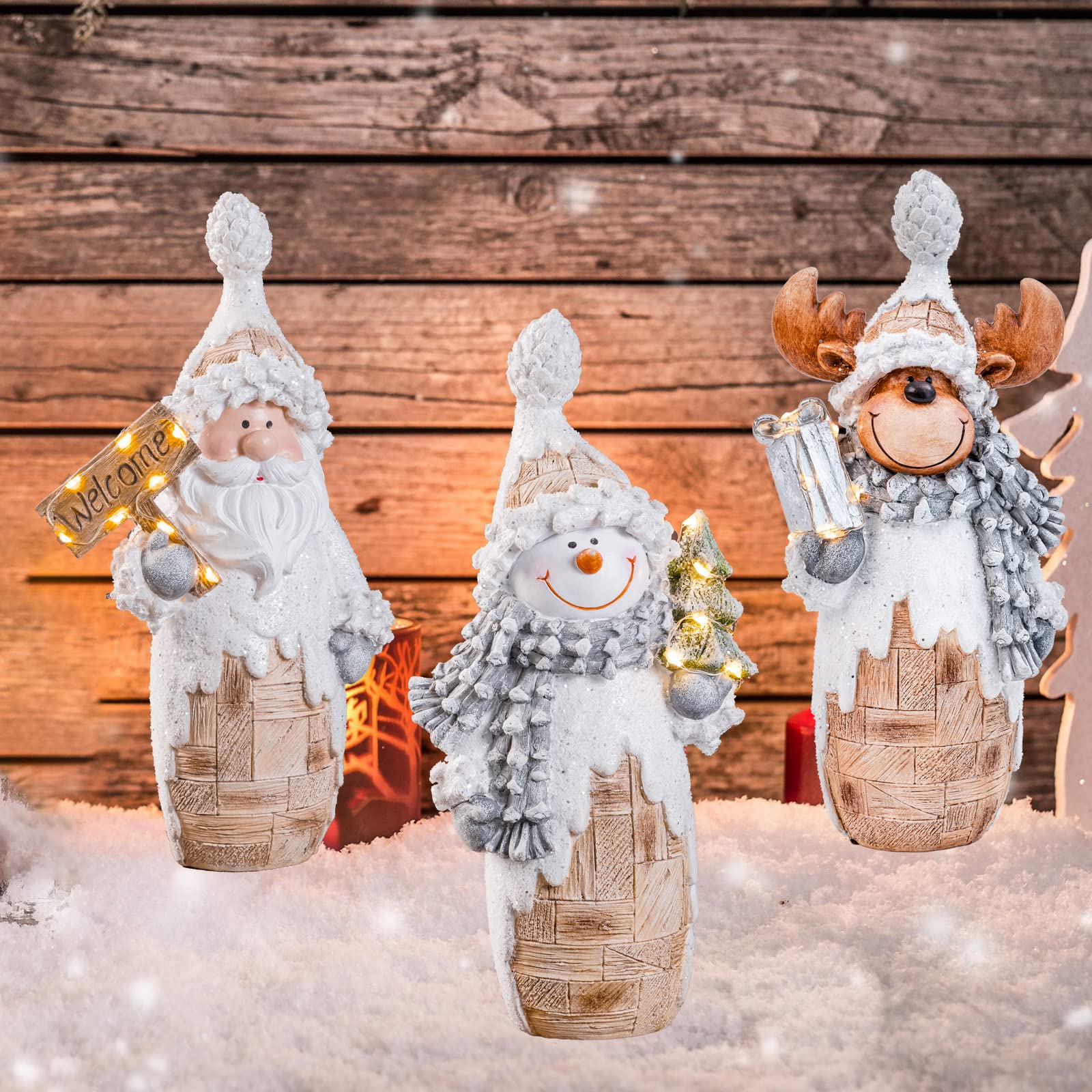 Galiyen bonhomme de neige à côté dʼobjets pour comparaison de taille pratique