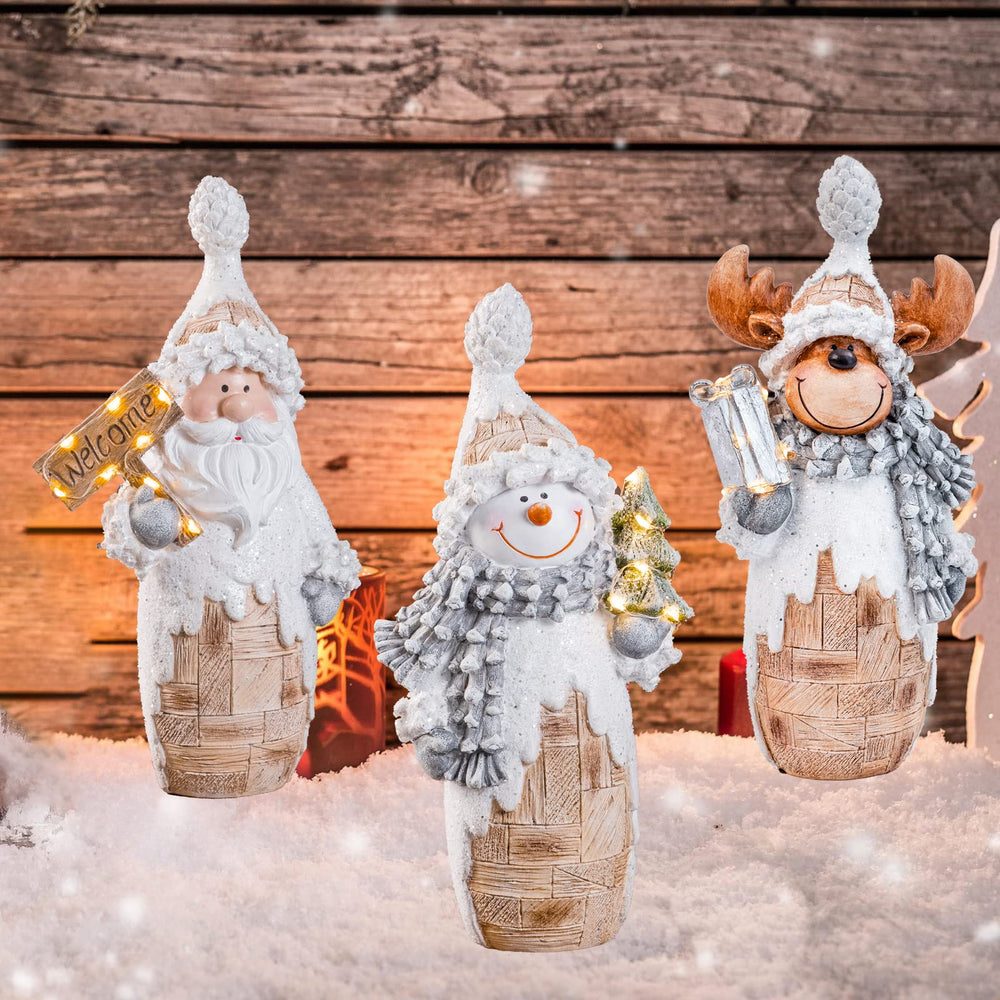 Galiyen bonhomme de neige à côté dʼobjets pour comparaison de taille pratique