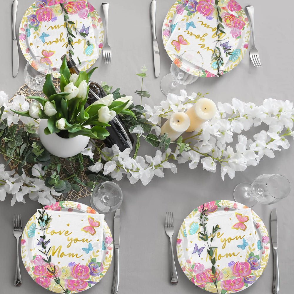 Gatherfun table dressée pour la Fête des Mères, atmosphère chaleureuse et élégante