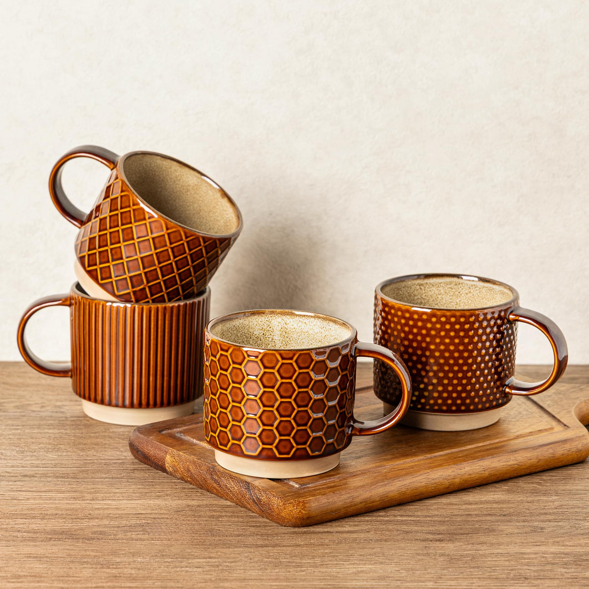 GBhome tasse face avant montrant le design texturé et une prise confortable