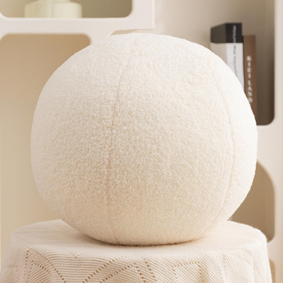 Gerlisay coussin boule face montrant silhouette et style bohème