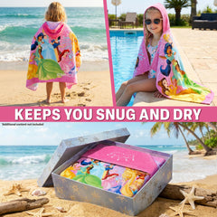 Get Trend enfant portant la serviette au bord de la piscine pour rester au chaud