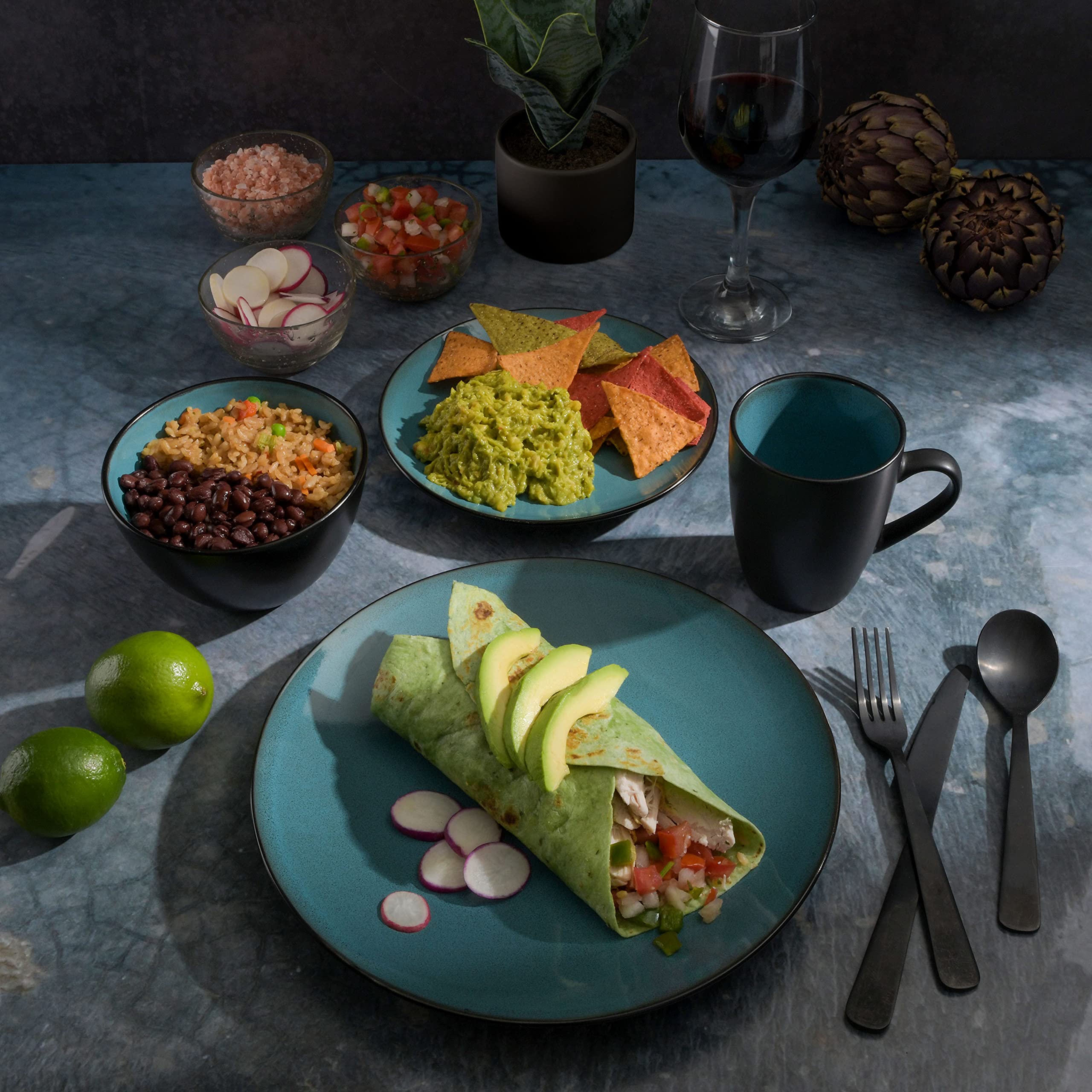 Gibson Elite comparaison tailles assiette, bol et mug pour échelle visuelle