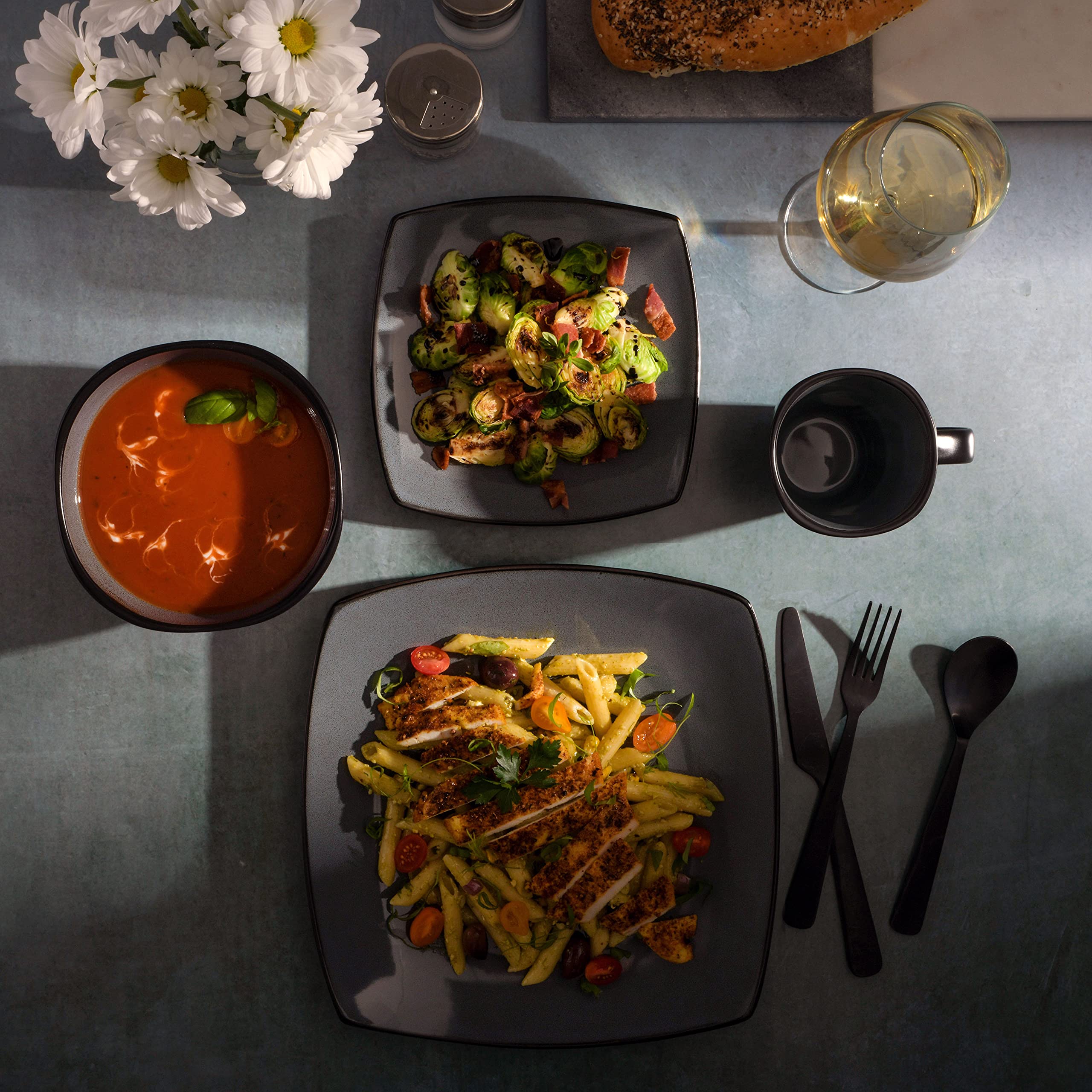 Gibson Elite assiette dîner carrée Eclipse, plateforme élégante pour plats