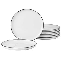 Gibson Home assiette à côté d'un verre montrant l'échelle et le diamètre pratique