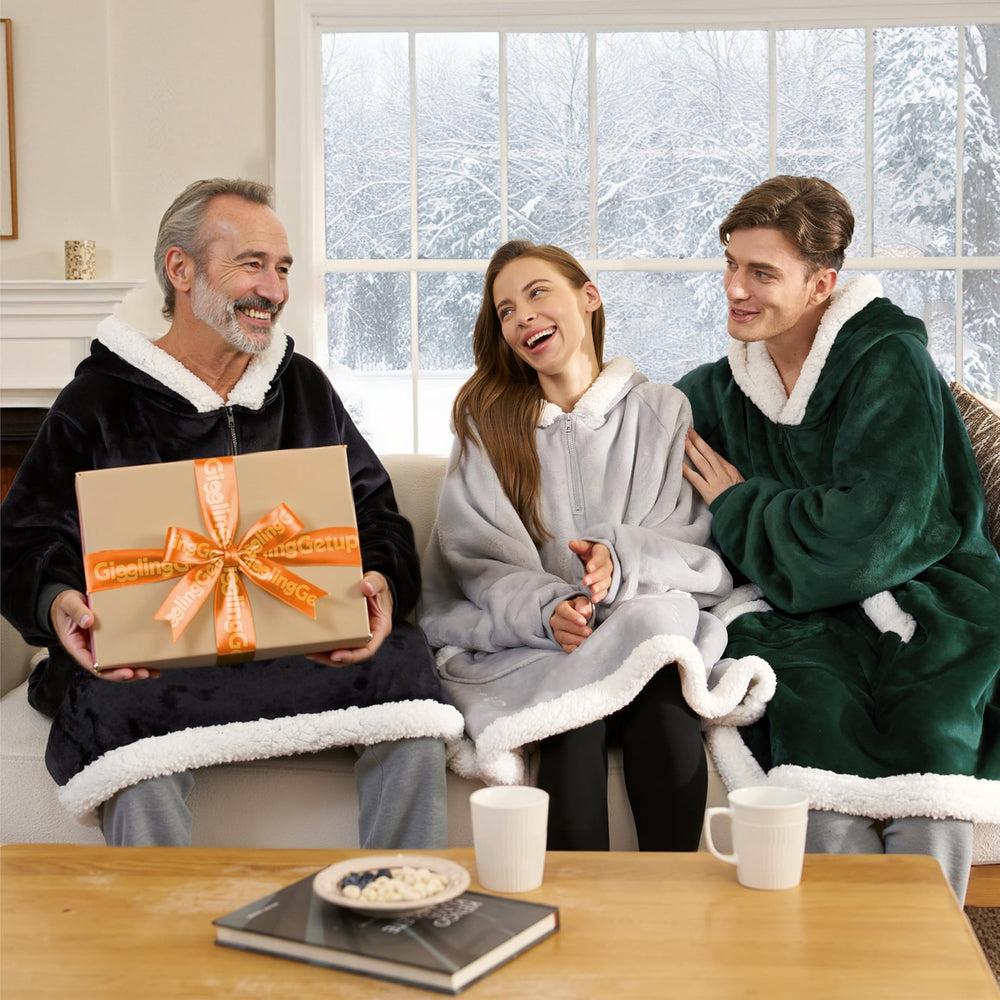 Giggling Getup posé sur un canapé pour comparer taille et encombrement