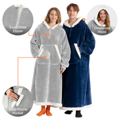 Giggling Getup porté sur canapé montrant aisance et relax chez soi