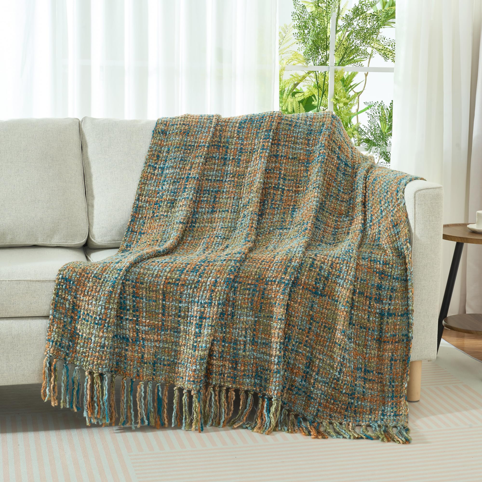 GINAMUSE plaid utilisé en extérieur offrant chaleur légère lors de sorties