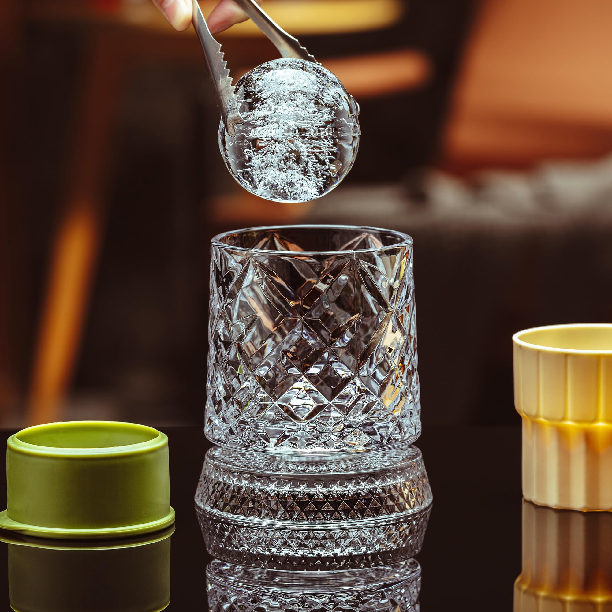 Ginireto verre en usage tenu à la main expérience tactile satisfaisante