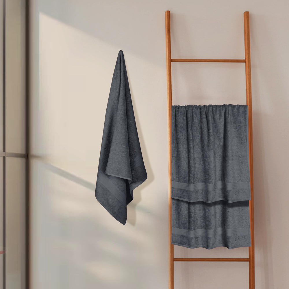 GLAMBURG serviette pliée sur étagère apporte rangement et style