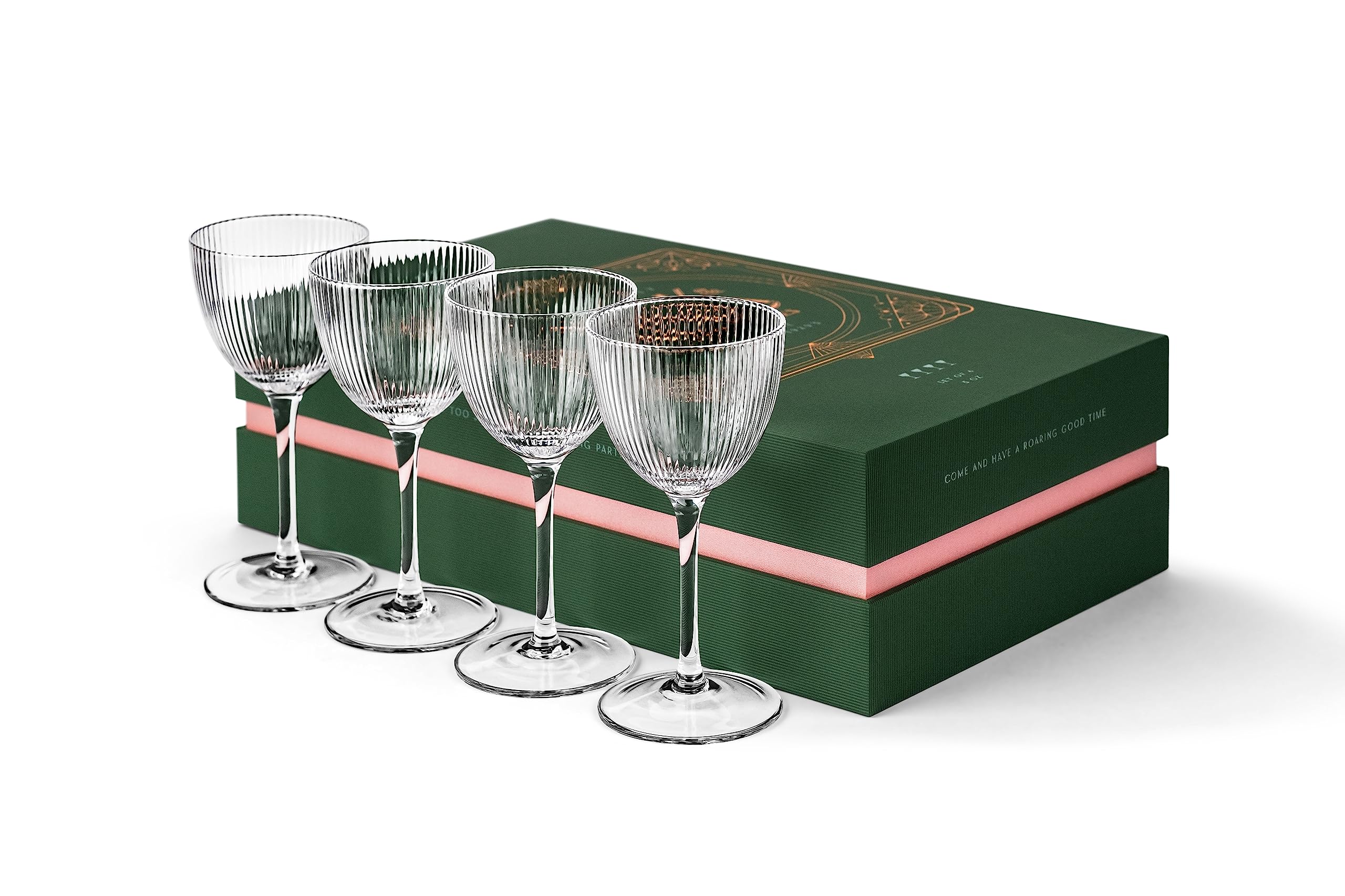 GLASSIQUE CADEAU coupe à l'échelle main montrant taille 5 oz et maniabilité confortable