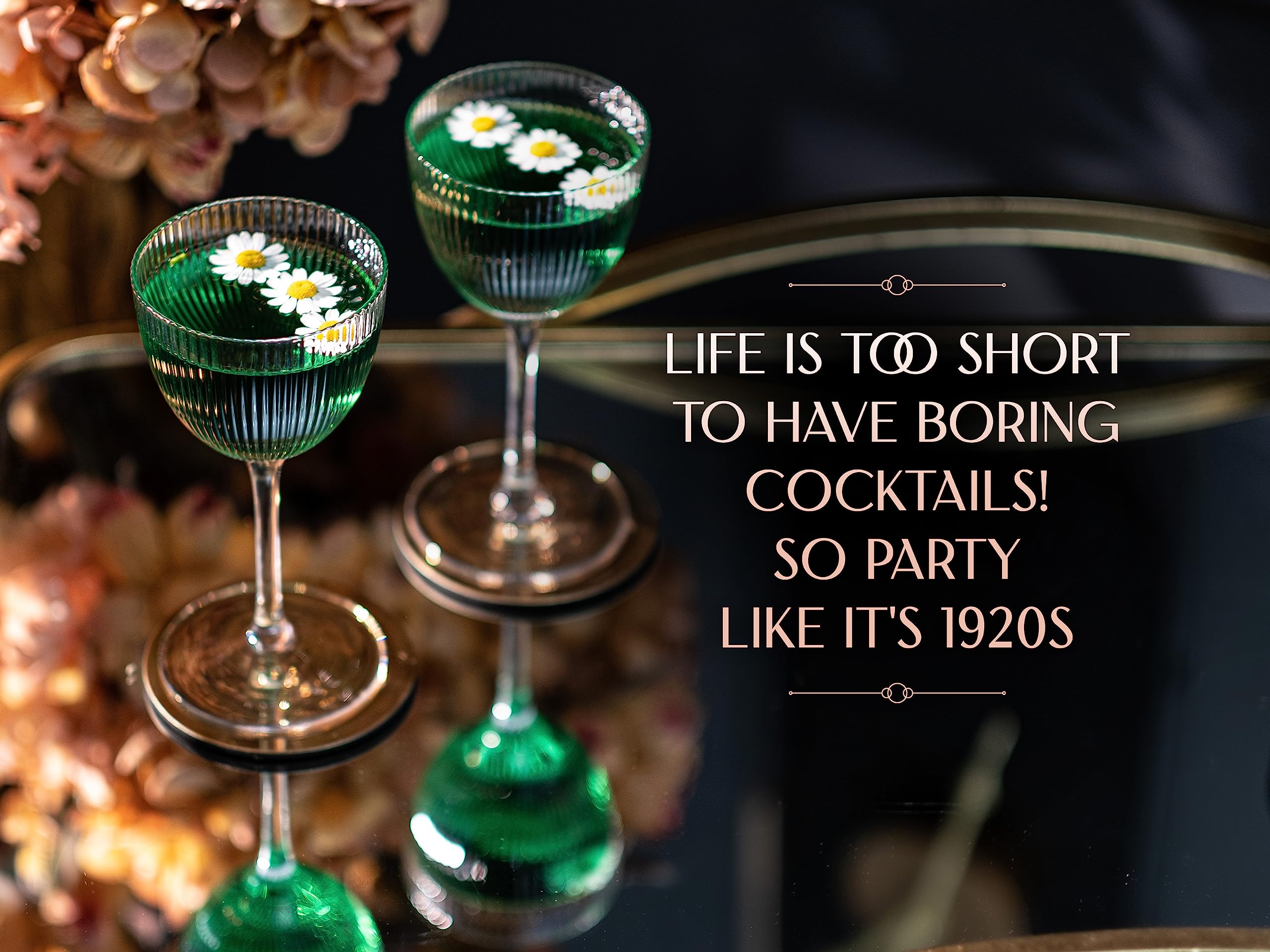 GLASSIQUE CADEAU coupe remplie d'un martini illustrant usage cocktail et présentation soignée
