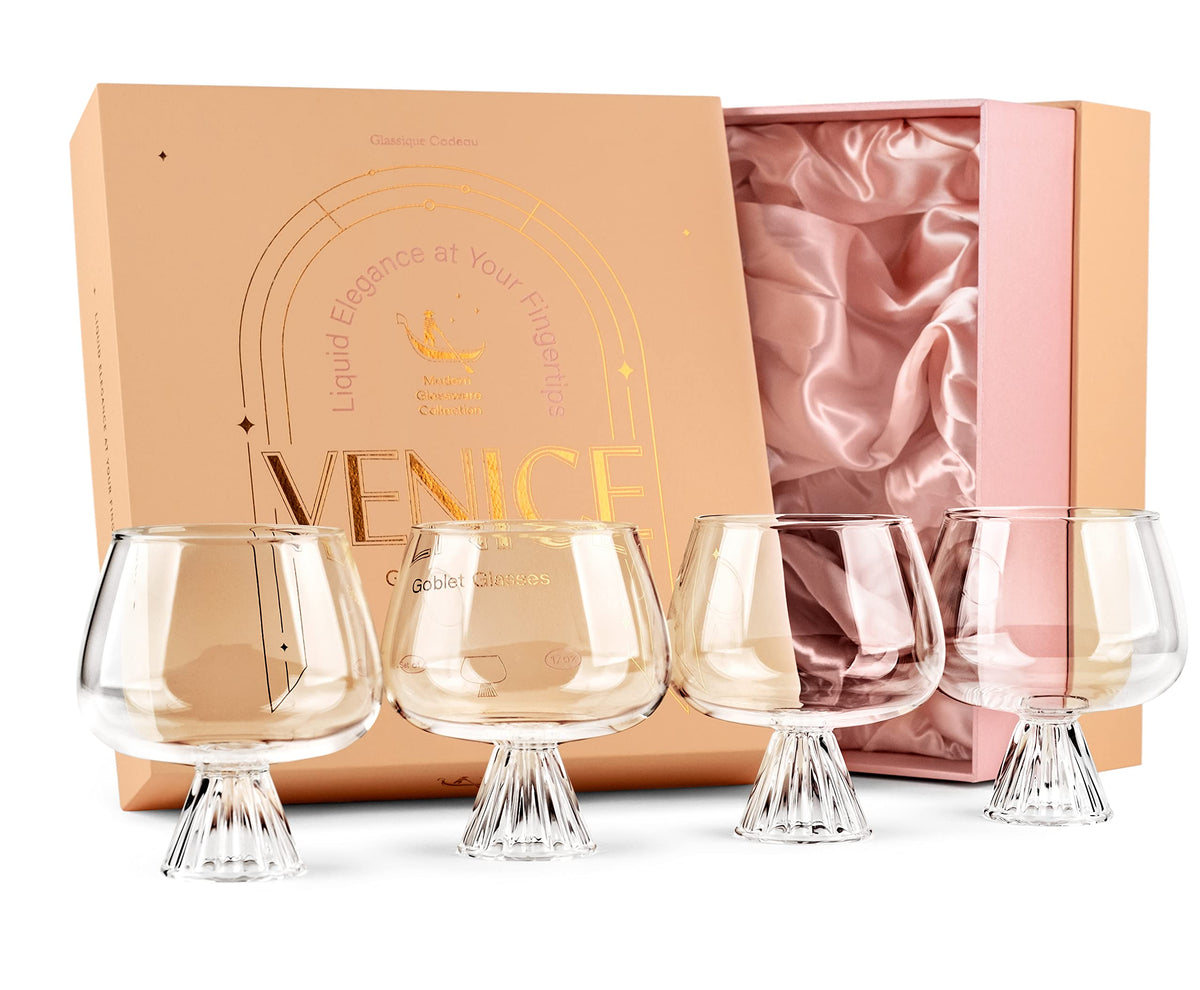 GLASSIQUE CADEAU vue frontale des goblets mettant en valeur élégance et transparence