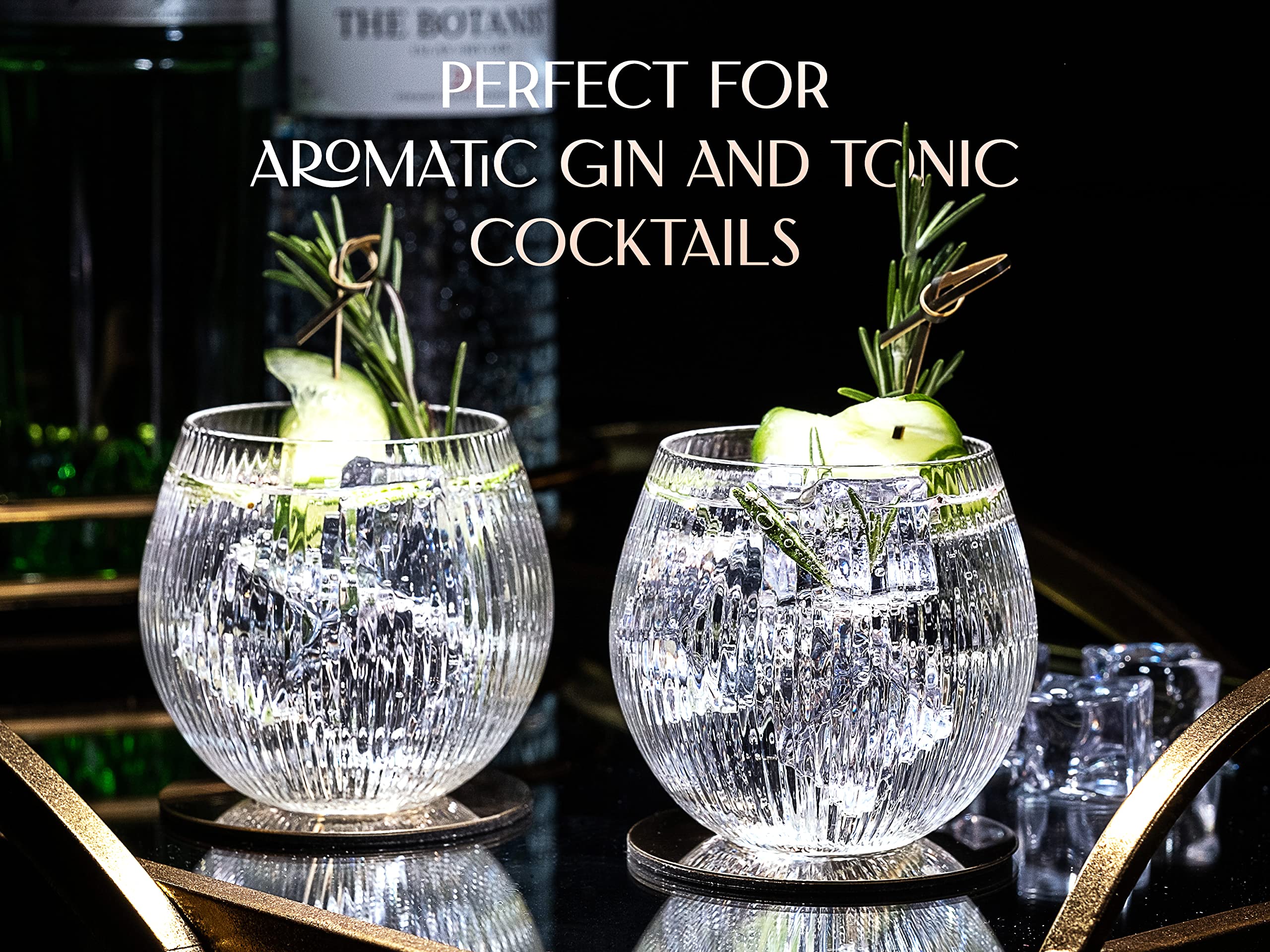 GLASSIQUE CADEAU verre en usage avec gin tonic illustrant esthétique rétro