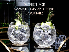 GLASSIQUE CADEAU verre en usage avec gin tonic illustrant esthétique rétro