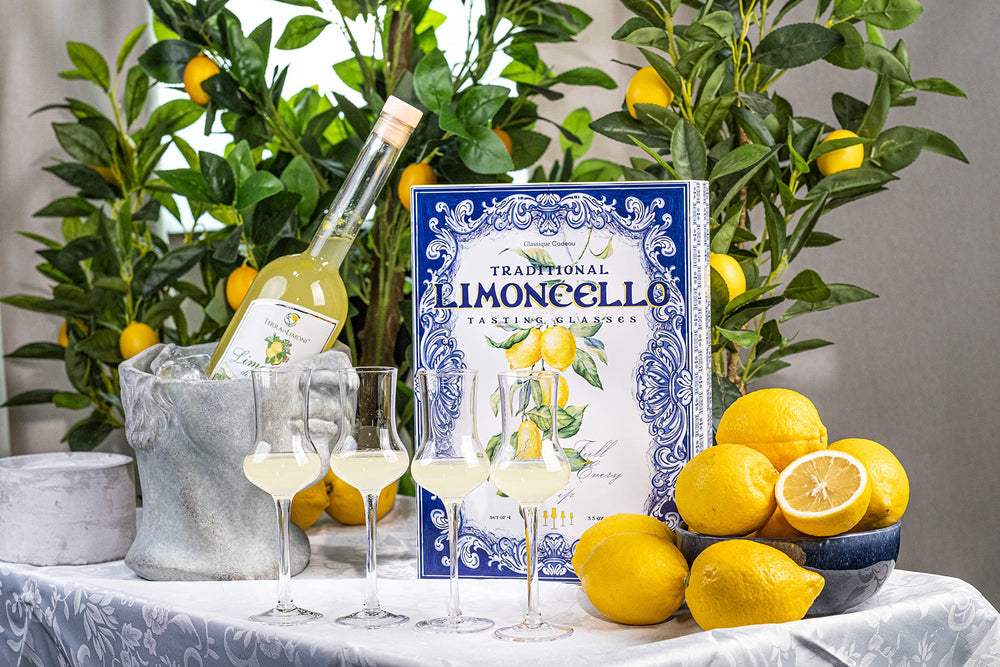 GLASSIQUE CADEAU verres remplis de limoncello illustrant service parfait