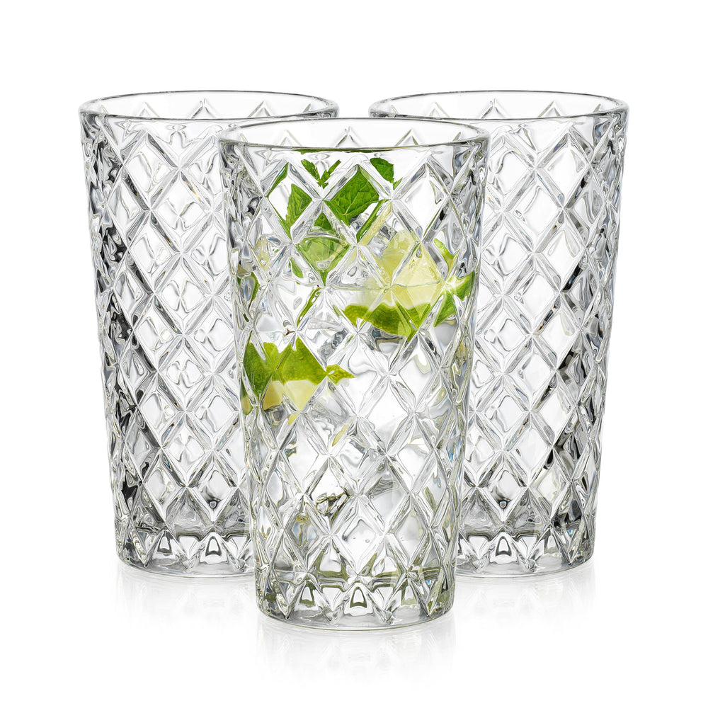 Glaver's verre en usage avec cocktail, met en valeur la boisson