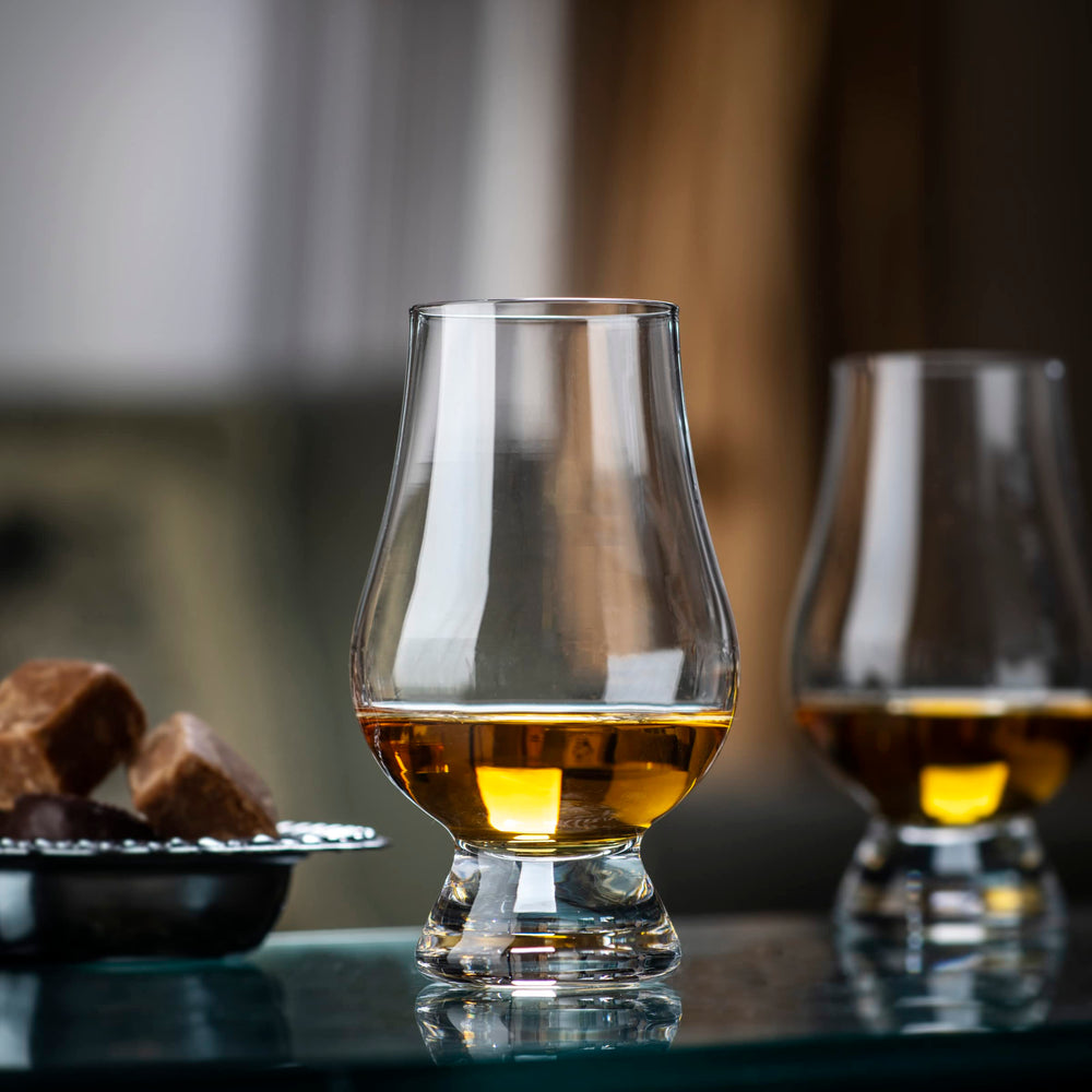 GLENCAIRN gros plan sur le bec du verre, concentre les arômes