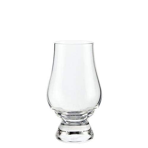 GLENCAIRN verre WEE tenu en main montrant l'ergonomie et le confort