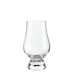 GLENCAIRN verre WEE tenu en main montrant l'ergonomie et le confort