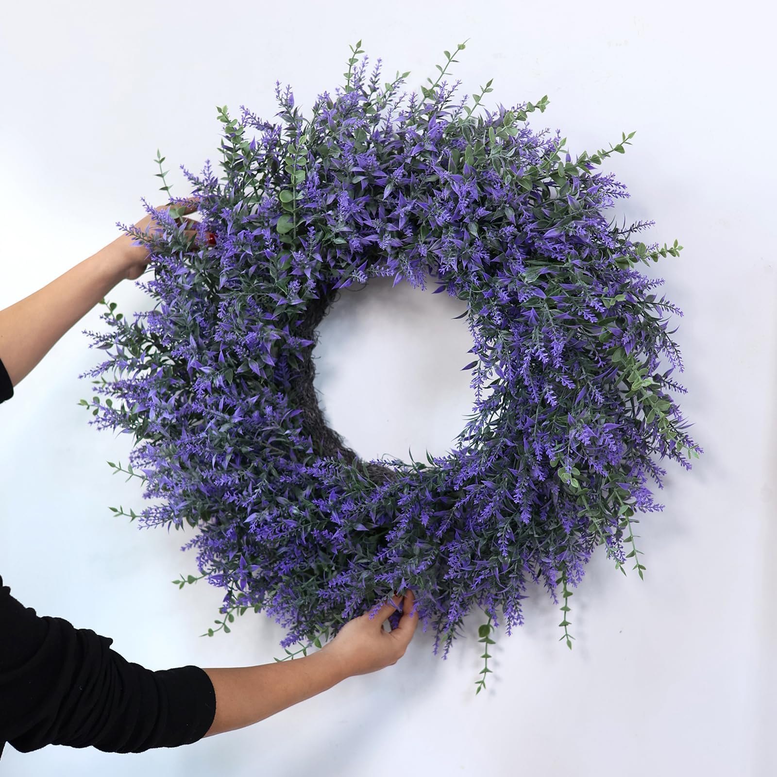 GLIDLION couronne suspendue sur porte illustrant installation facile