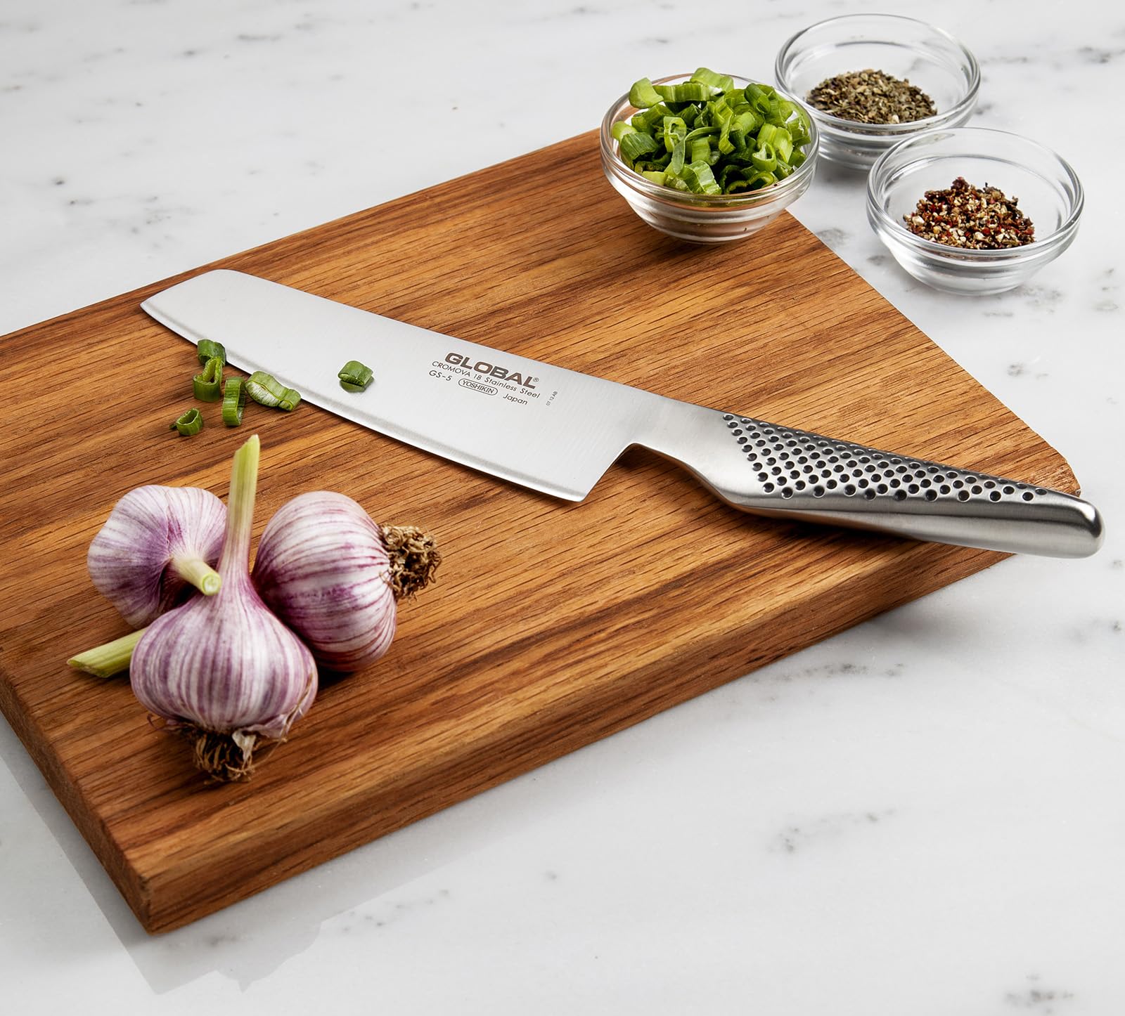 Global scène lifestyle cuisine moderne démontrant élégance pratique