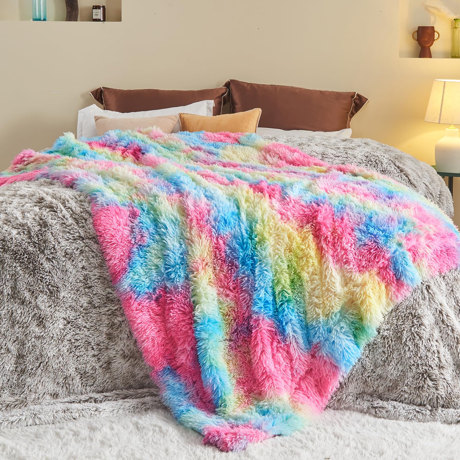 GONAAP gros plan texture fausse fourrure doux au toucher
