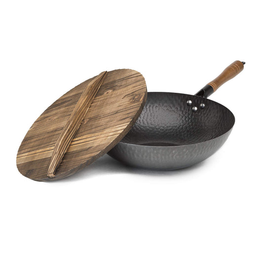 Goodful wok vue de face avec couvercle en bois, design élégant et cuisson efficace