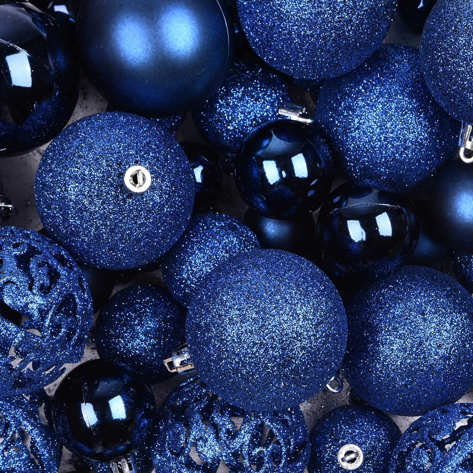 GOODLYGHTS boules accrochées au sapin créant une ambiance festive élégante