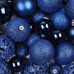 GOODLYGHTS boules accrochées au sapin créant une ambiance festive élégante
