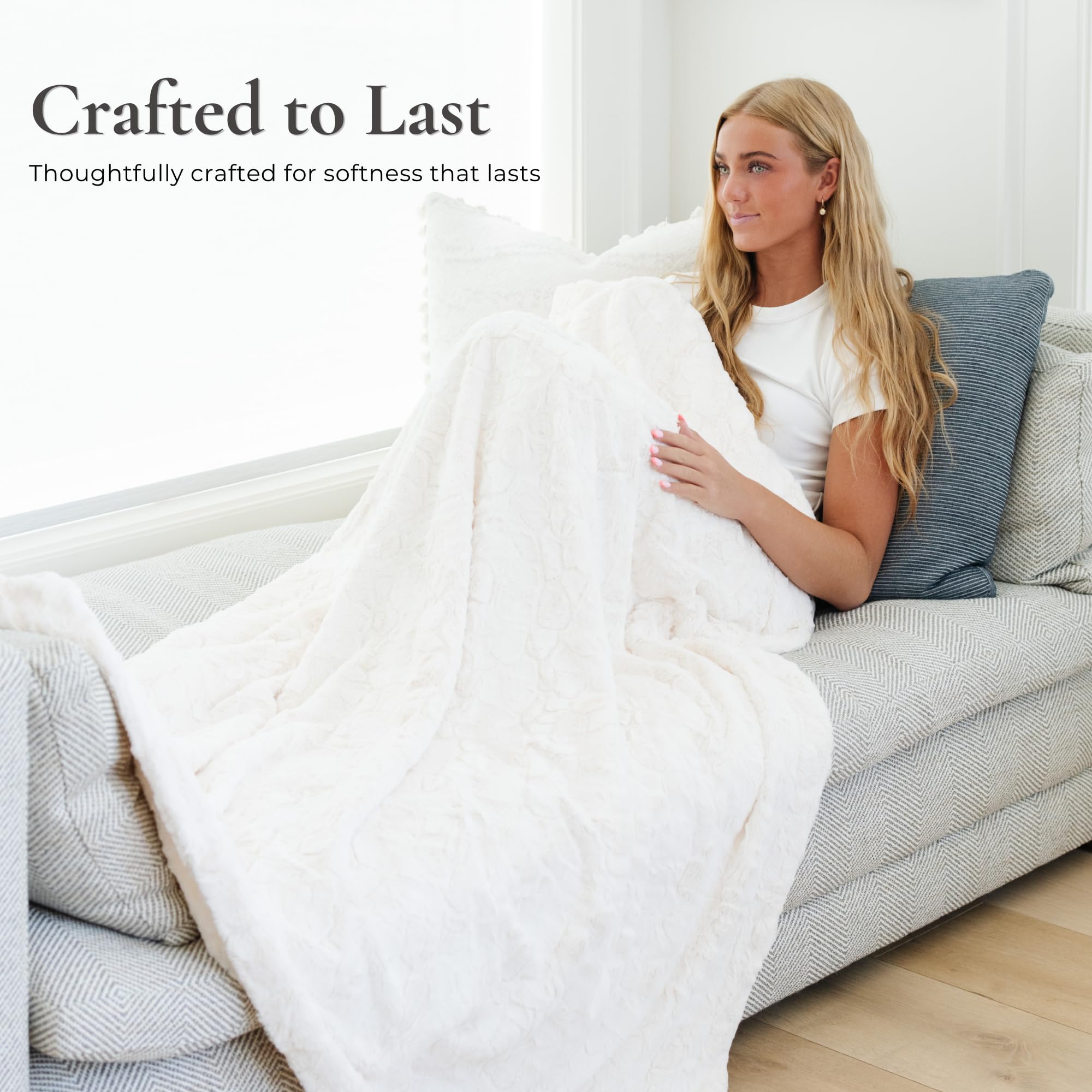 GRACED SOFT LUXURIES comparaison taille avec personne, couverture généreuse 60x80