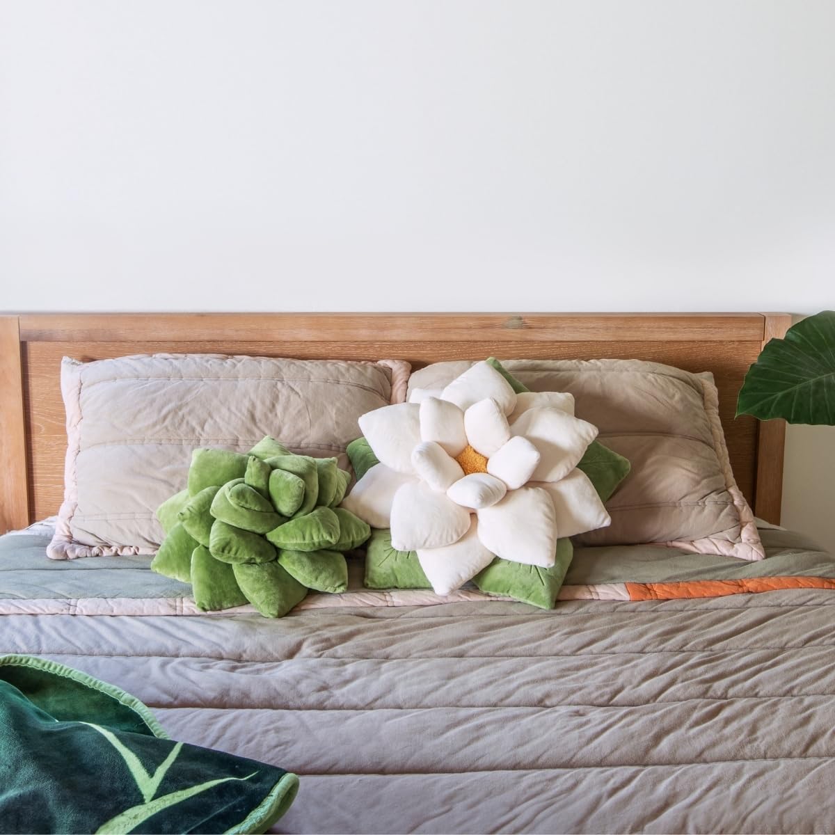 Green Philosophy Co. coussin ouverture rembourrage montrant garniture pour soutien moelleux