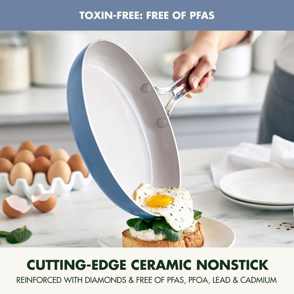 GreenPan poêle en action cuisson d’œufs pour nettoyage facile et cuisson uniforme