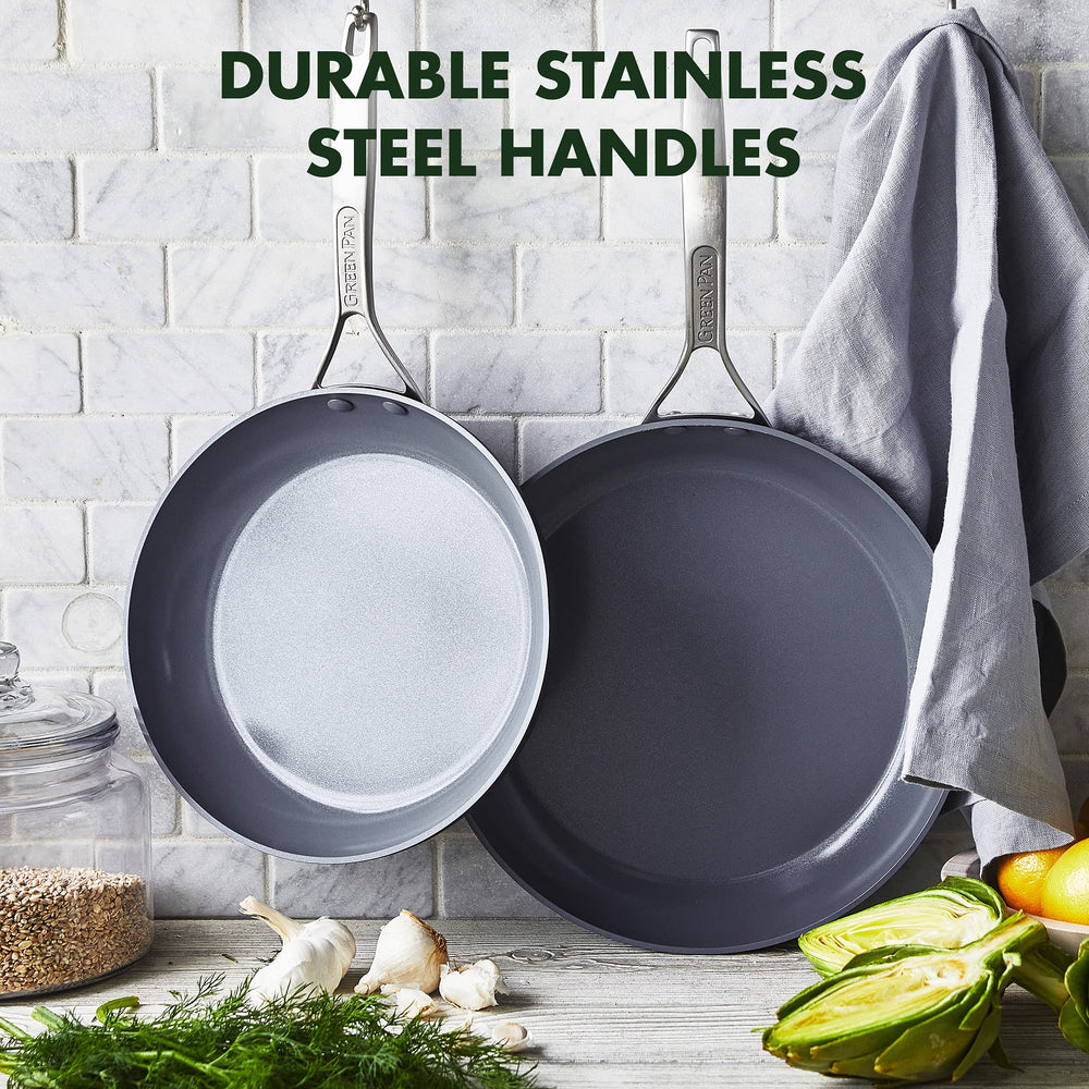 GreenPan comparaison tailles 10" et 12" illustrant capacité et échelle