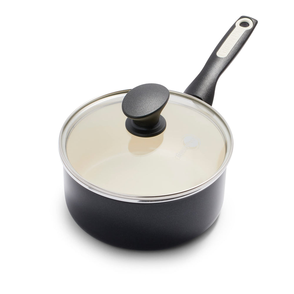 GreenPan vue avant de la casserole Rio noire montrant la finition et la capacité