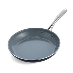 GreenPan poêle Swift vue de face montrant la finition noire et la forme résistante