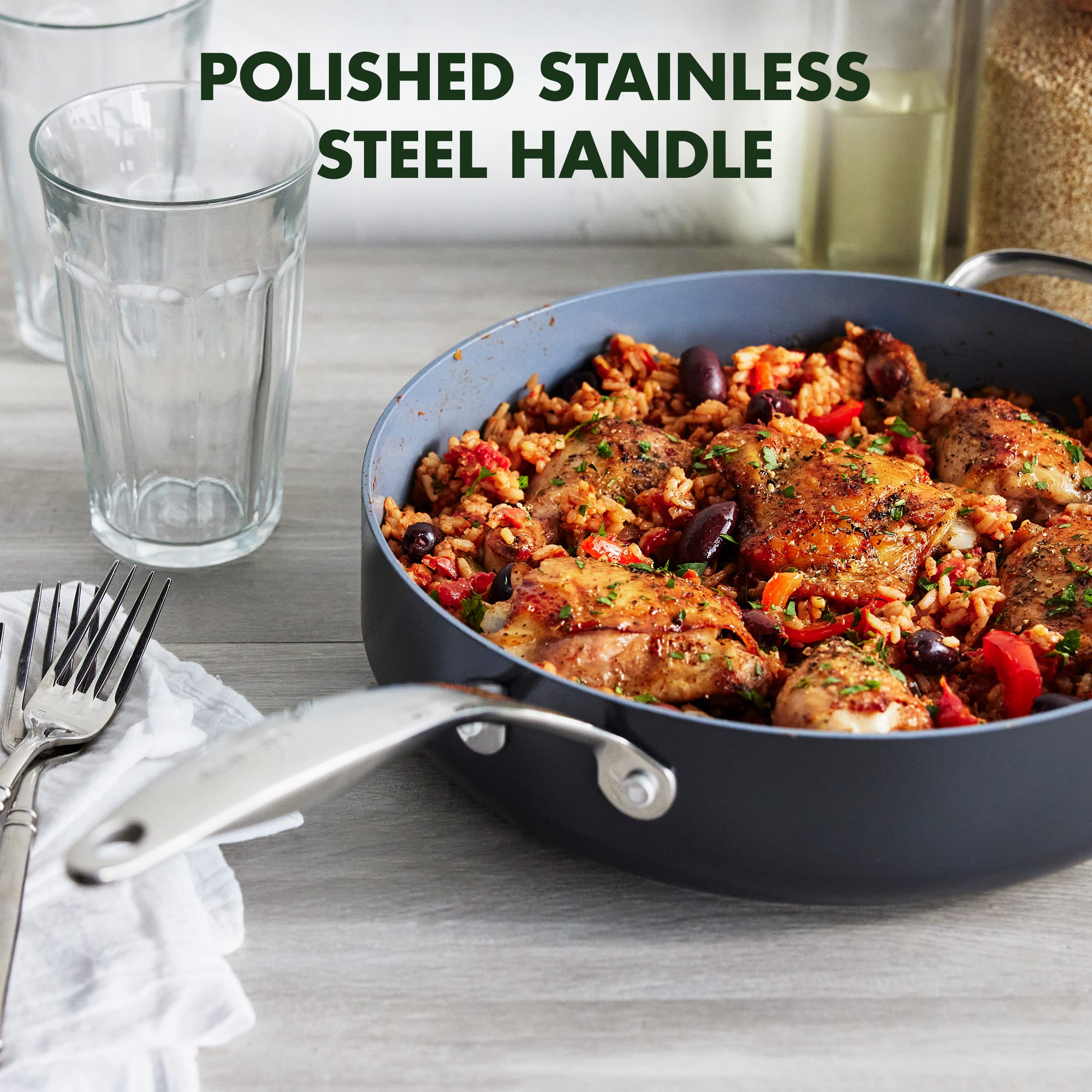 GreenPan comparaison d'échelle montrant la capacité 4,5 QT, utile pour planifier les portions