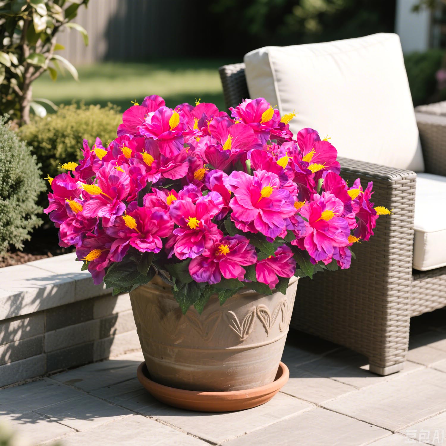 Bouquet Grunyia placé dans jardinière, couleur vive sans entretien