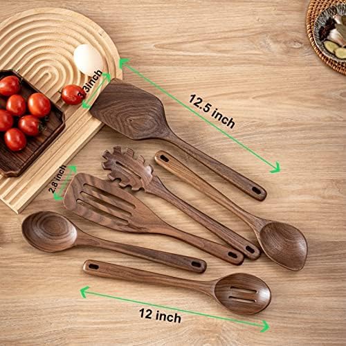 Gudamaye ensemble posé sur plan de travail cuisine look naturel et chaleureux